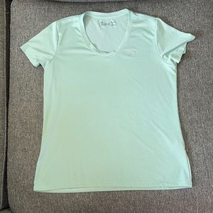 Under Armor Women’s Loose Fit Shirt Size Large